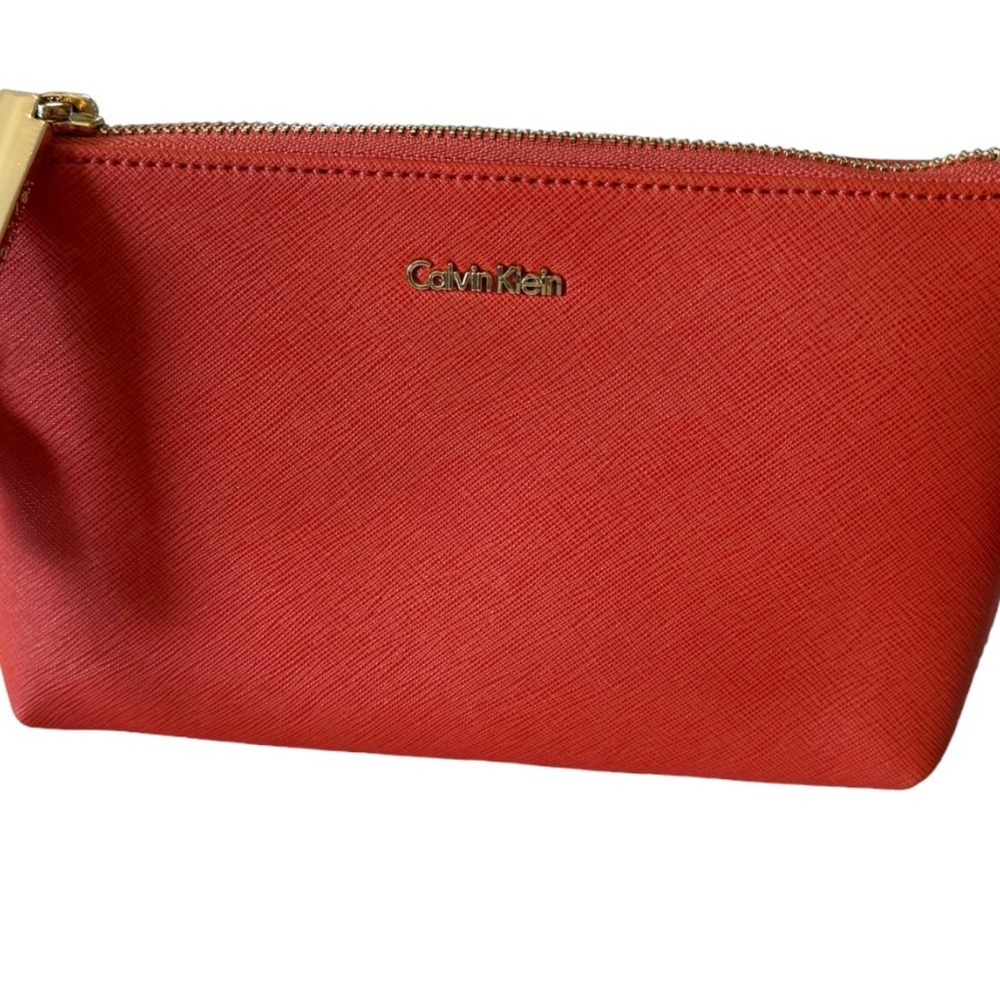 Calvin Klein Hayden Chain Mini Crossbody . - Picture 3 of 8